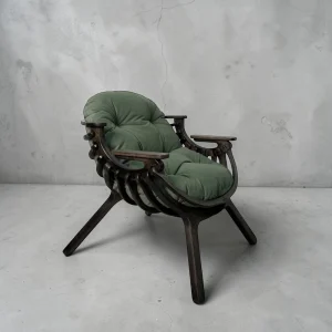 Кресло Bella чёрный Moss - вид с подушкой и подлокотниками