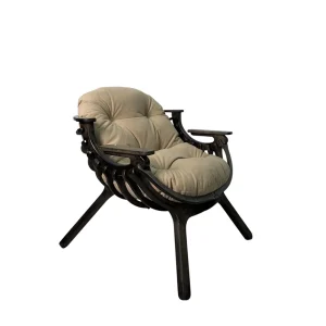 Кресло Bella чёрный Latte с подушкой - интерьерный вид